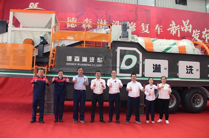 J9直营集团淋洗车合影 J9直营集团淋洗车合影