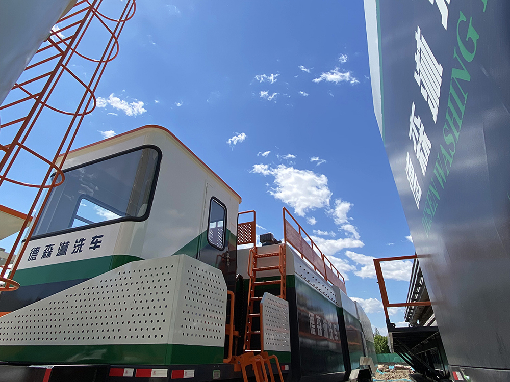 J9直营集团淋洗修复装备