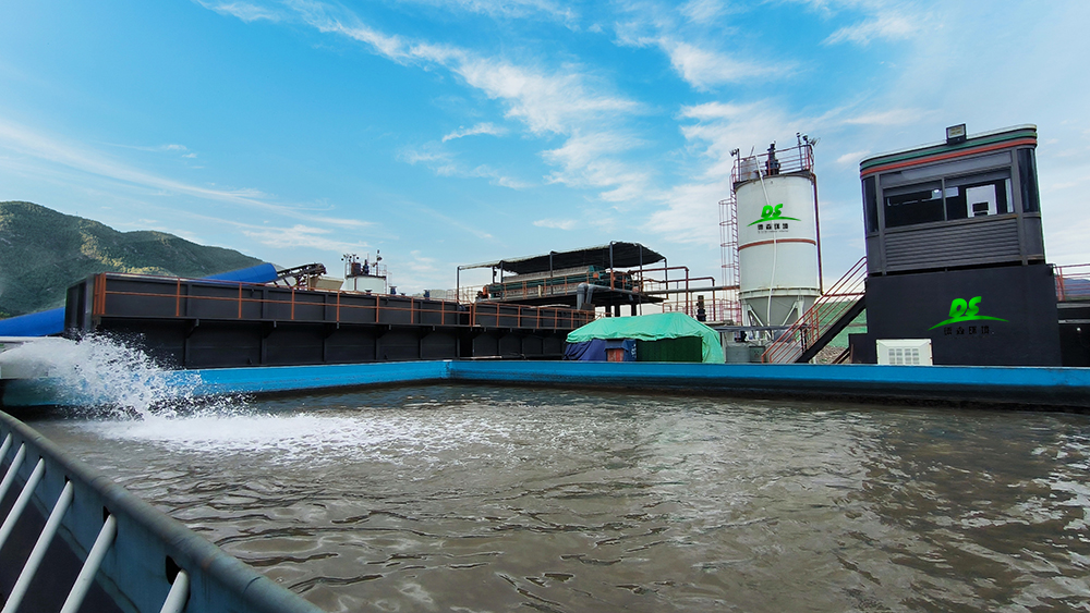 J9直营集团土壤淋洗修复项目现场.jpg J9直营集团土壤淋洗修复项目现场