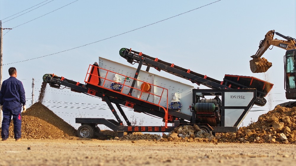 J9直营集团陈腐垃圾移动筛分设备