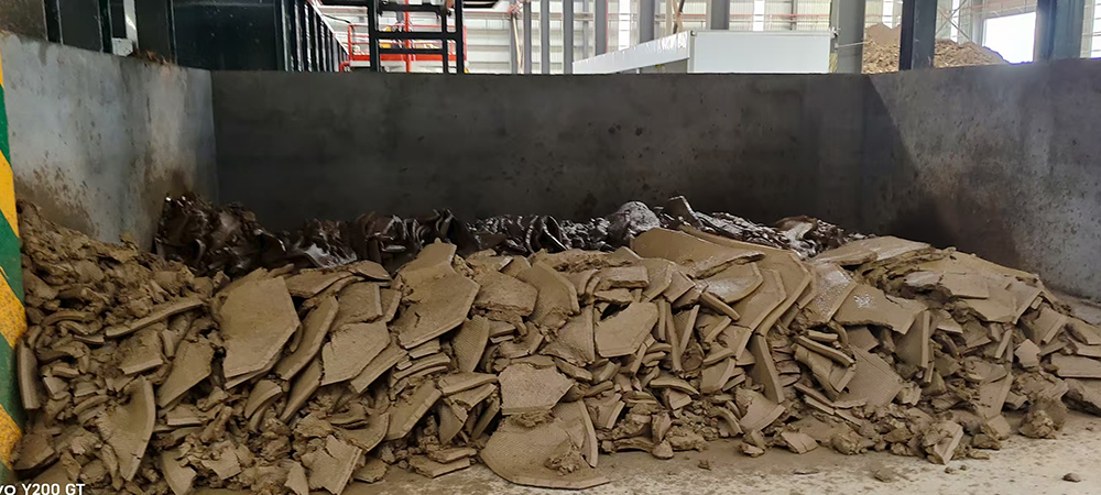 J9直营集团通沟污泥治理现场